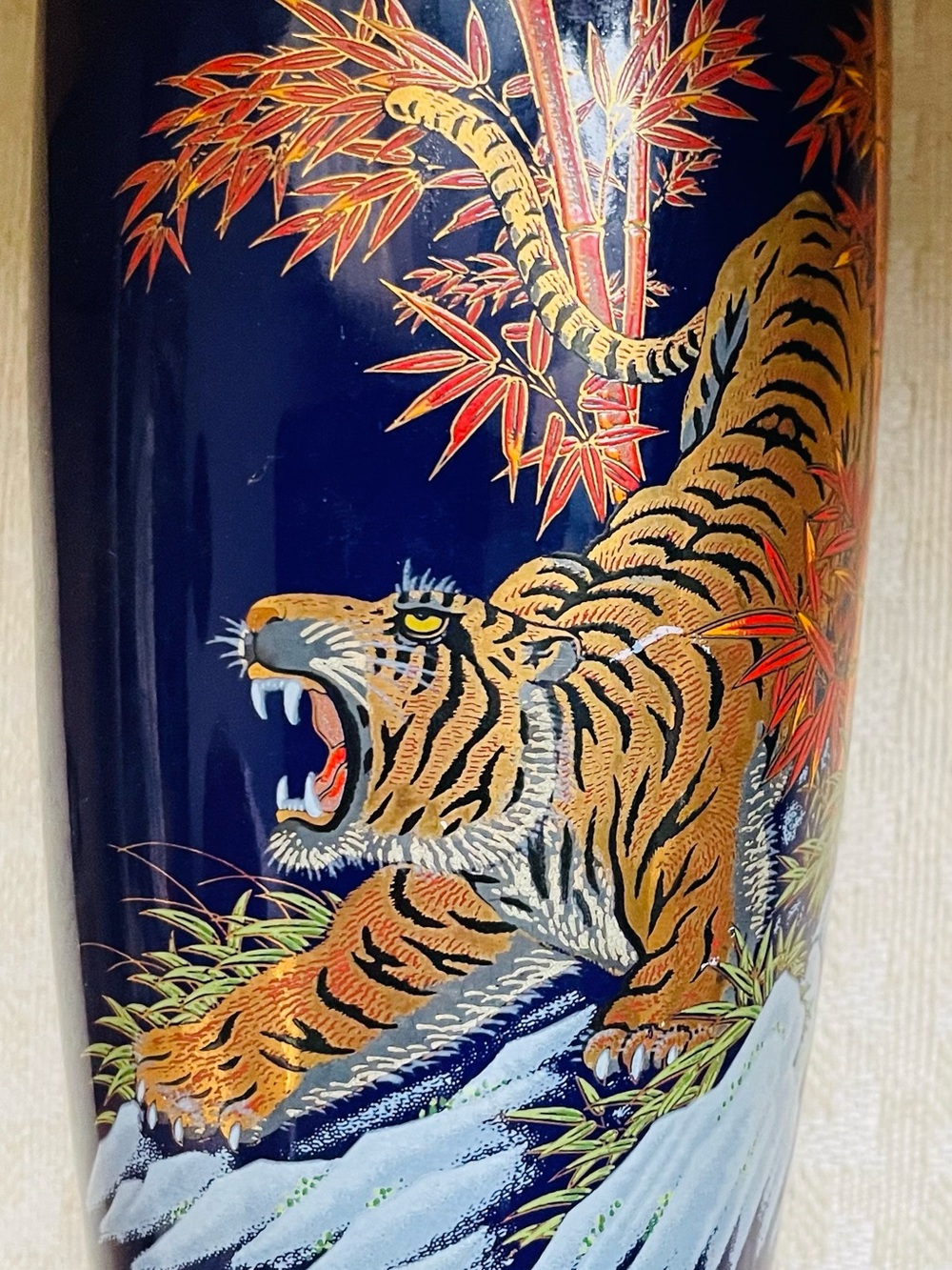 Japanese-vintage-mid 20C-Roaring tiger-bamboo& rocks-cobalt blue porcelain vase